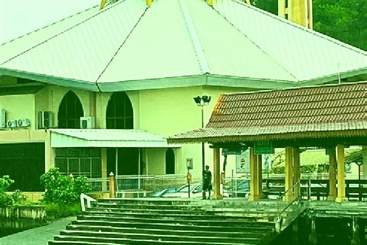 Mia, 29 — Escort in Kampong Ayer, Brunei