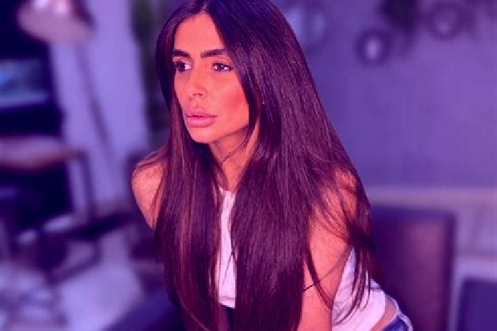 Mia, 29 — Escort in Newville, United States