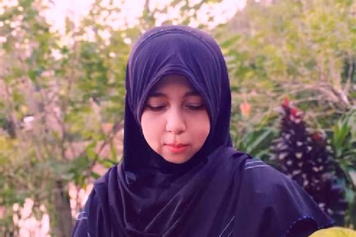 Mia, 29 — Escort in Wadeng, Indonesia