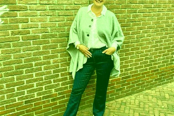 Mia, 30 — Escort in Maasen, Germany