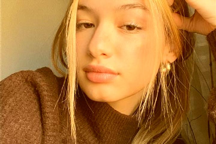 Mia, 31, a blonde brown-eyed mixed companion based in Citotok. Offering Couples, Roleplay, Domination, Fetish, Deep French Kissing. Available for incall and ...