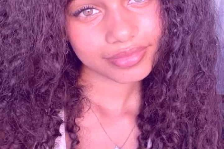 Mia, 31, a blonde hazel-eyed ebony companion based in Valines. Offering Tantra, GFE, A-Level. Available for incall and outcall, day and evening dates.