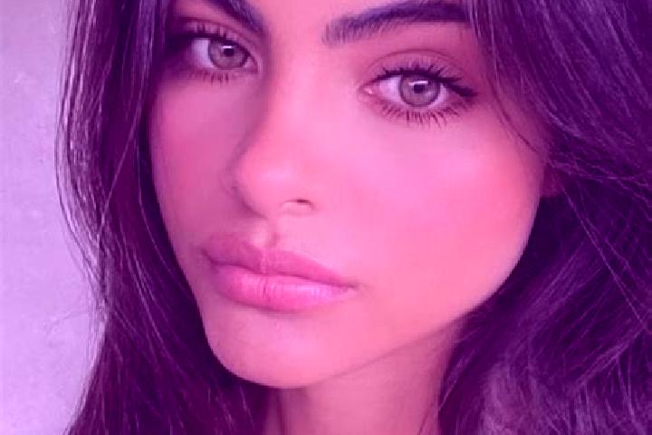 Mia, 31, a brunette green-eyed latina companion based in Ruto. Offering Tantra, Striptease, Travel Companion. Available for incall and outcall, overnight boo...