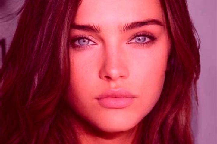 Mia, 31, a brunette grey-eyed european companion based in Sanctorum. Offering Deep French Kissing, Erotic Massage, Dinner Date. Available for incall and outc...