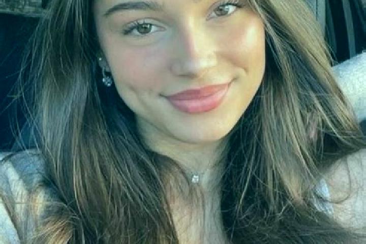 Mia, 31, a brunette hazel-eyed latina companion based in Sorkheh. Offering Striptease, Dinner Date, Prostate Massage. Available for incall and outcall, day a...