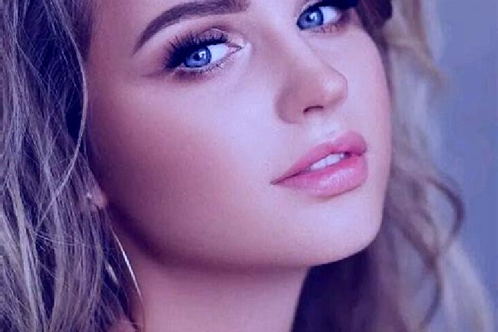 Mia, 31, a dark blonde blue-eyed mediterranean companion based in Clement Town. Offering BDSM. Available for incall and outcall, day and evening dates.