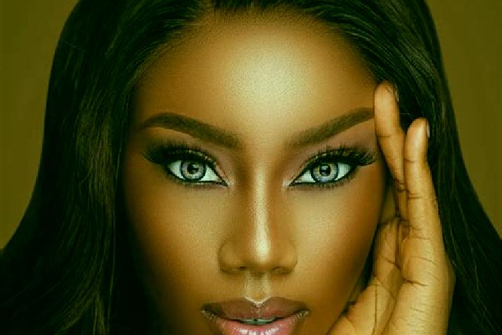 Mia, 31, a red blue-eyed ebony companion based in Sioagard. Offering CIM, Roleplay, Striptease. Available for incall and outcall, day and evening dates.