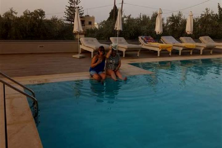 Mia, 31 — Escort in Filia, Greece