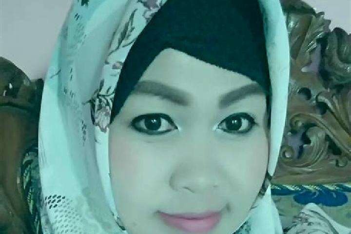 Mia, 31 — Escort in Ngadipuro, Indonesia