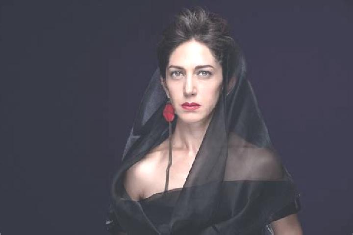 Mia, 32 — Escort in Nakhl-e Ebrahimi, Iran