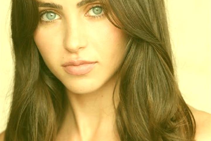 Mia, 33, a brunette brown-eyed middle eastern companion based in Menden. Offering Domination, Erotic Massage, A-Level, Party Girl, Dinner Date. Available for...