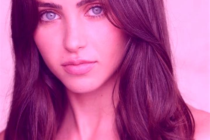 Mia, 33, a brunette dark-eyed mixed companion based in Las Pinas. Offering Dinner Date, Couples, Overnight, Duos. Available for incall and outcall, day and e...