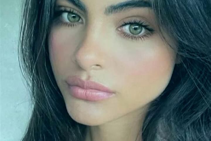 Mia, 33, a brunette green-eyed middle eastern companion based in Xiamao. Offering Massage, BDSM, 69. Available for incall and outcall, overnight bookings ava...