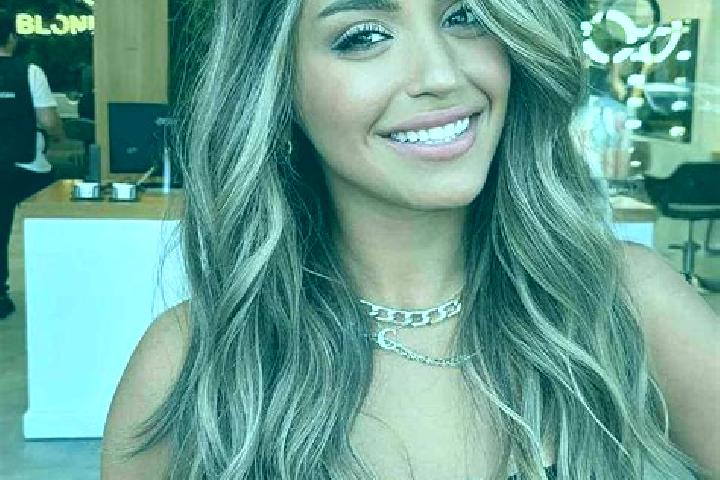 Mia, 33, a dark blonde brown-eyed mediterranean companion based in Roccagloriosa. Offering Party Girl, Roleplay, OWO. Available for incall and outcall, day a...