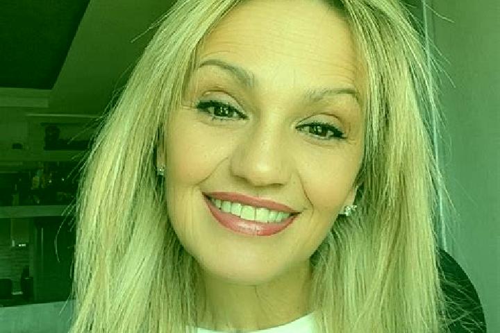 Mia, 33, a platinum blonde amber-eyed mediterranean companion based in Indented Head. Offering Erotic Massage, Travel Companion, Roleplay, Party Girl, Dinner...