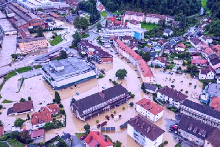 Mia, 33 — Escort in Echternacherbruck, Germany