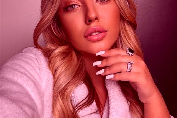 Mia, 34, a blonde amber-eyed latina companion based in Padangguci. Offering Fetish, Massage, Overnight. Available for incall and outcall, overnight bookings ...
