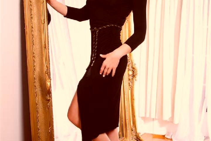 Mia, 34, a blonde brown-eyed ebony companion based in Arac. Offering Dinner Date, OWO, Striptease, Girlfriend Experience, Deep French Kissing. Available for ...