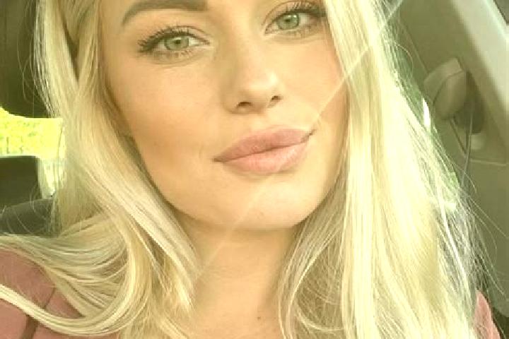 Mia, 34, a blonde hazel-eyed mediterranean companion based in Fusine. Offering Travel Companion, GFE, A-Level, Duos, Massage. Available for incall and outcal...