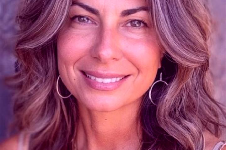 Mia, 34, a brunette grey-eyed caribbean companion based in Lutz. Offering Travel Companion, 69, Overnight, Duos. Available for incall and outcall, day and ev...