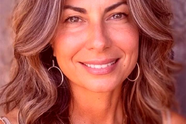 Mia, 34, a brunette grey-eyed caucasian companion based in Macrohon. Offering Deep French Kissing, A-Level, Fetish, CIM, Erotic Massage. Available for incall...