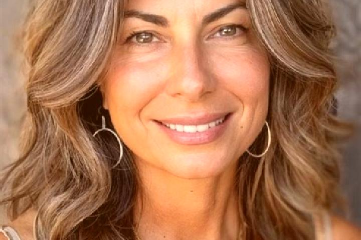 Mia, 34, a brunette grey-eyed caucasian companion based in Marathopolis. Offering 69, Girlfriend Experience, Massage. Available for incall and outcall, overn...