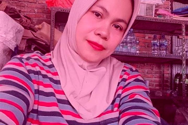 Mia, 34 — Escort in Barru, Indonesia