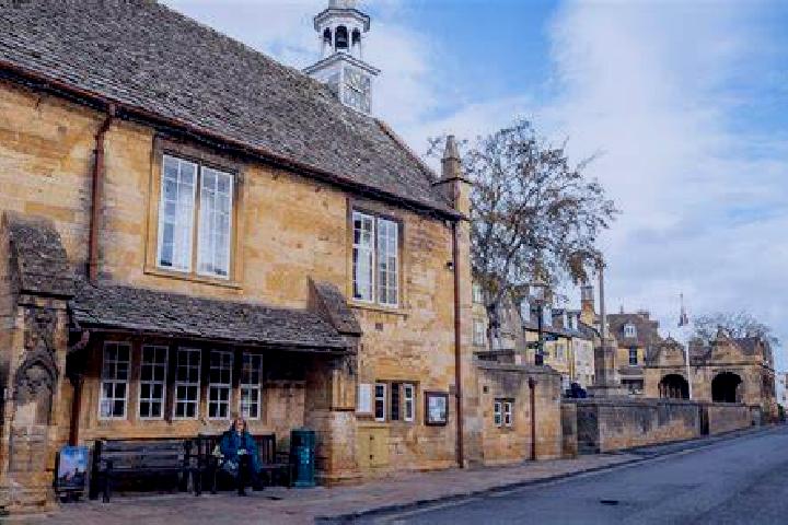 Mia, 34 — Escort in Chipping Campden, United Kingdom