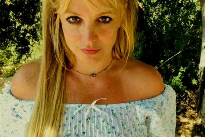 Mia, 34 — Escort in Danilov, Russia