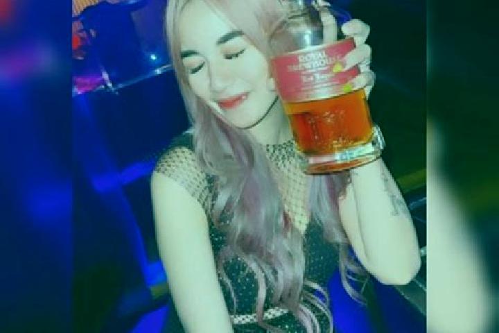 Mia, 34 — Escort in Kalkal Barat, Indonesia