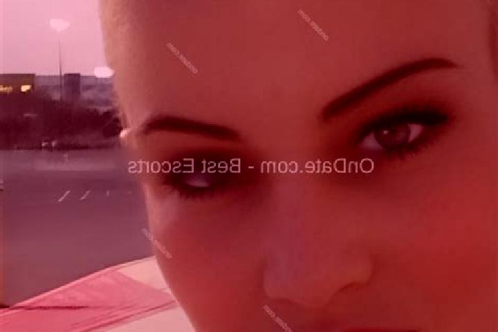 Mia, 34 — Escort in Kenmare, United States