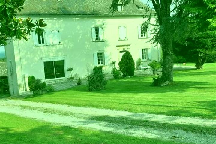 Mia, 34 — Escort in Morlhon-le-Haut, France