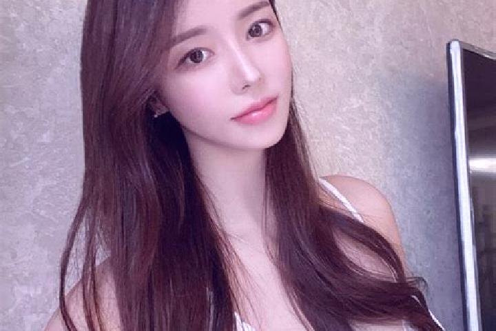 Mia, 34 — Escort in Sanyanggang, China