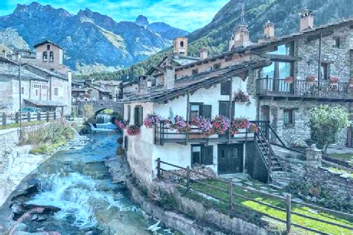 Mia, 35 — Escort in Pontechianale, Italy