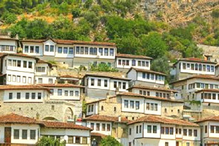 Mia, 35 — Escort in Zgerbonje, Albania