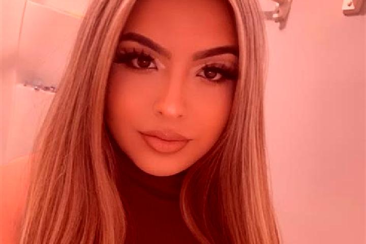 Mia, 36, a blonde grey-eyed latina companion based in Ixtapa. Offering Massage, Prostate Massage, Fetish. Available for incall and outcall, day and evening d...