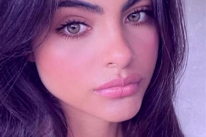 Mia, 36, a brunette grey-eyed middle eastern companion based in Horatio. Offering A-Level, 69, Roleplay, Dinner Date. Available for incall and outcall, overn...