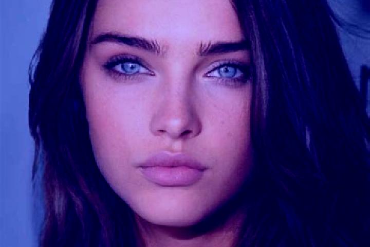 Mia, 36, a brunette grey-eyed slavic companion based in Rosita North. Offering Erotic Massage, Girlfriend Experience, Travel Companion, GFE, Prostate Massage...