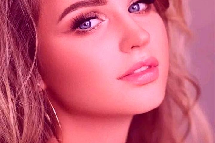 Mia, 36, a dark blonde blue-eyed asian companion based in Yatsyny. Offering Tantra, Deep French Kissing, A-Level. Available for incall and outcall, day and e...