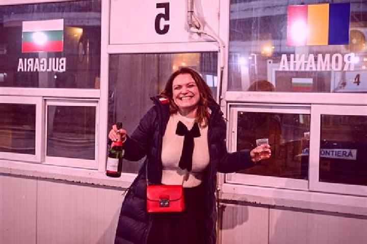 Mia, 36 — Escort in Alma, Romania