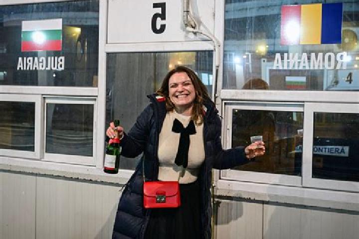 Mia, 36 — Escort in Cranguri, Romania