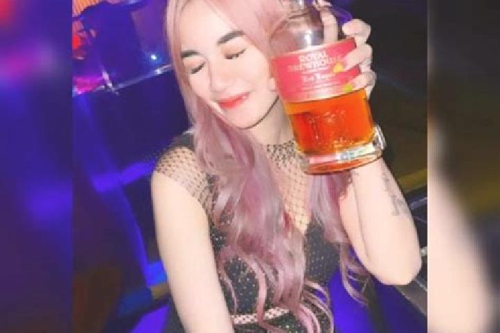 Mia, 36 — Escort in Kalkal Barat, Indonesia