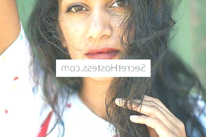 Mia, 37, a red dark-eyed indian companion based in Cooee Bay. Offering 69, Girlfriend Experience, Dinner Date. Available for incall and outcall, day and even...