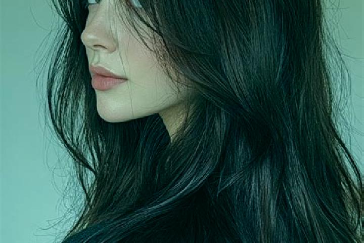 Mia, 38, a auburn brown-eyed caucasian companion based in Prakovce. Offering Massage, CIM, OWO. Available for incall and outcall, day and evening dates.