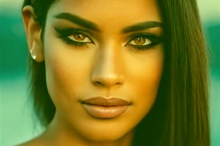 Mia, 38, a auburn dark-eyed latina companion based in Omachi. Offering Overnight, Roleplay. Available for incall and outcall, day and evening dates.