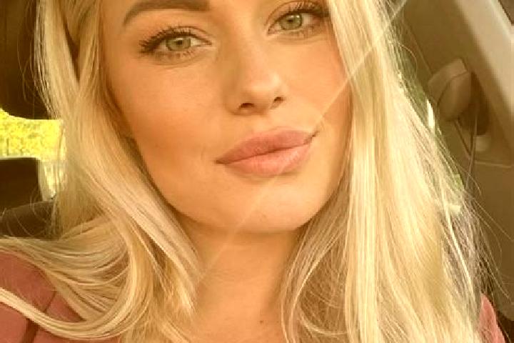 Mia, 38, a blonde hazel-eyed ebony companion based in Glen Ellen. Offering Party Girl, Couples, Massage, Girlfriend Experience. Available for incall and outc...