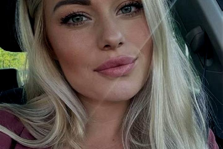 Mia, 38, a blonde hazel-eyed european companion based in Silsoe. Offering Overnight, Fetish, Party Girl. Available for incall and outcall, day and evening da...