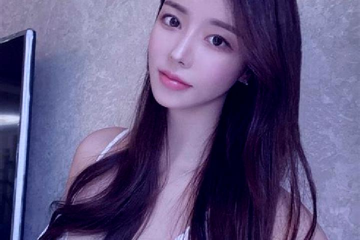 Mia, 39 — Escort in Luewang, China
