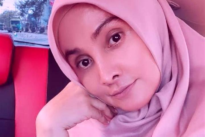 Mia, 39 — Escort in Padangpanjang, Indonesia