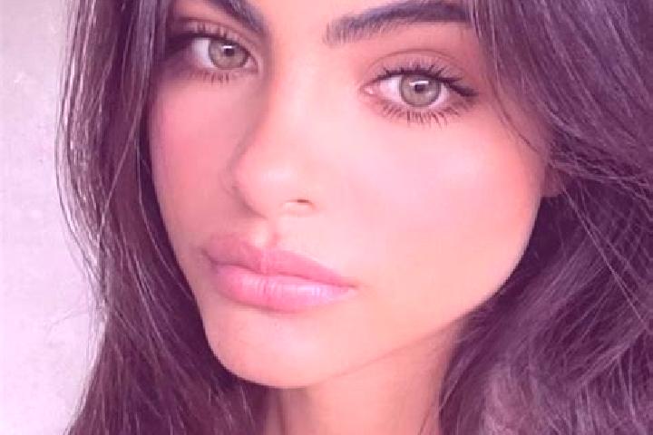 Mila, 20, a black brown-eyed indian companion based in South Hobart. Offering Overnight, Domination, Dinner Date, Girlfriend Experience. Available for incall...